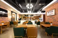 James Joyce Coffetel Hotel (Shijiazhuang Xueyuan Road Muxili Shopping Park)