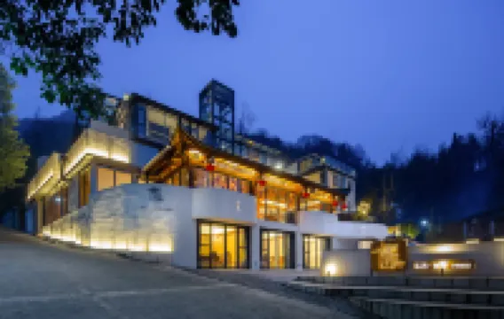 Qingmo Guesthouse Hotels near Rear Mt.Qingcheng