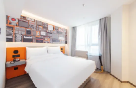 Ibis Hotel (Changchun Quan'an Plaza Airport Bus Shop) Hotels near Changchun Fifth Ring Stadium