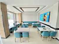 Home Inn UP Huayi Selected Hotel (Zhanhua District Bus Station)