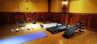 SongPanAnRanSongJuHOTLE - Gym