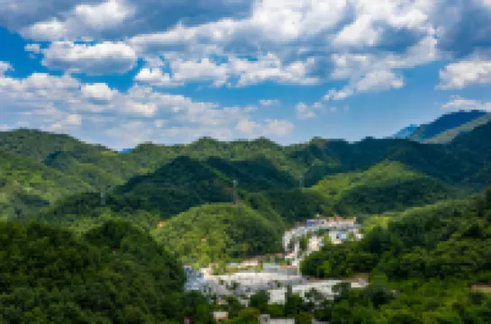 花築·欒川南山裡酒店（老君山中靈索道店） 欒川酒店