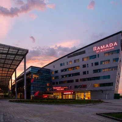 Ramada Huzhou Hotel Hotels near Huzhou Silk Town