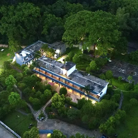 Yingxi Peak Forest Corridor Cuiying Residence
