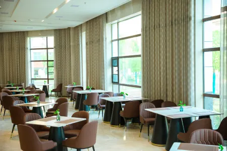 Yongxin QinLu FengYuan Hotel Отели рядом с достопримечательностью «Mao Zedong Former Residence (Northwest to Sanwan Travel Shopping Center)»