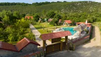 Dachas Cove Hotel - Pools