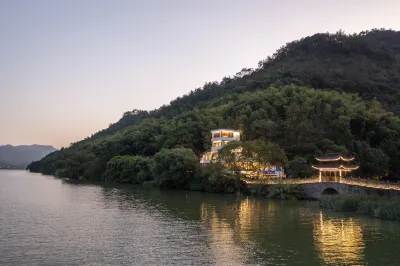 Qianna QianXun Hotel (Jiande Meicheng Town Fuchunjiang) Hotels near Meicheng Ancient Town