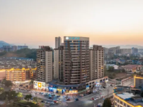 HanTing Hotel (Pingxiang Luxi Jinding Avenue Manshiqu) Hotels in Luxi