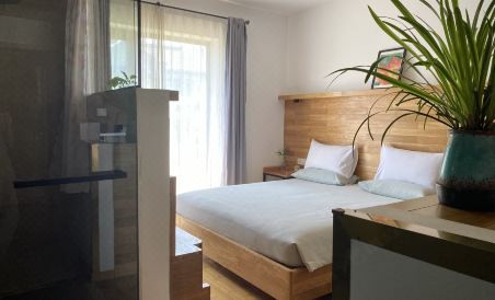 Rock Wood Cozy House - Housity