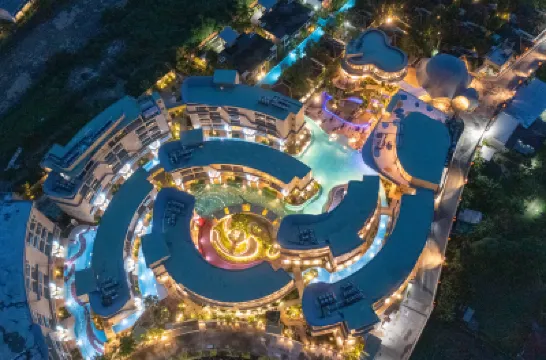 메타디 컨셉트 호텔 카타 비치 주변 호텔