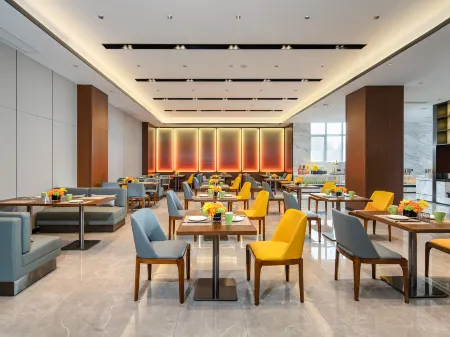 Vienna International Hotel (Dongguan Shijie Center Branch) Отели рядом с достопримечательностью «Liuhua Tower»