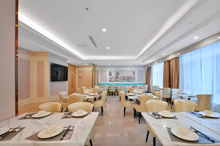 Vienna Hotel (Yecheng Zero Kilometer)