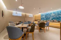 Ease Hotel (Tongchuan Wenying West Road Yaozhou Central Plaza)