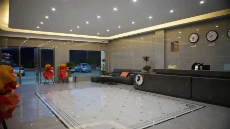 Hongyuan Longqing Kangsa Hotel Отели рядом с достопримечательностью «Ruixiang Tower»