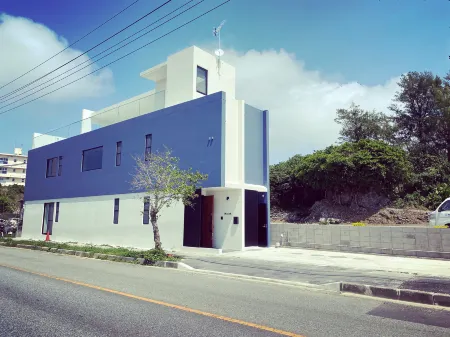 Sky Blue Villa Okinawa Отели рядом с достопримечательностью «Lazor Garden Alivila Cristea Church»
