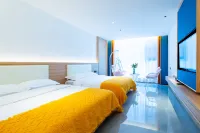 Yunshang Four Seasons Hotel (Laojunshan Scenic Area Zhongling Cableway Branch)