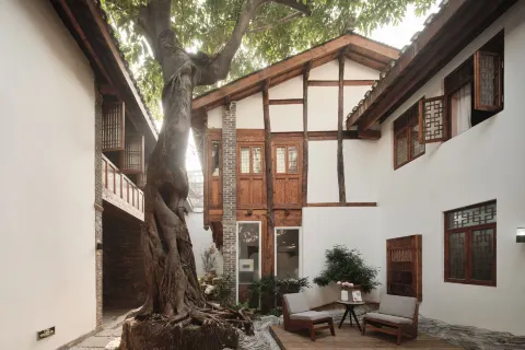 Chongqing YILU  (Jiefangbei Hongyadong  Store)