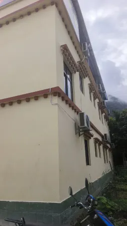 Medog Luyi Boutique Homestay Отели в г. Мото