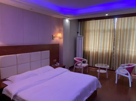 Longshi Xingbiao Business Hotel Отели рядом с достопримечательностью «Octagon House»