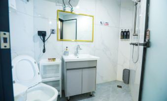 Hongye Boutique Homestay (Central Street Branch)
