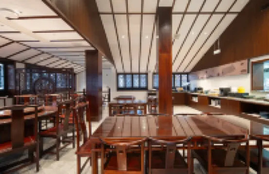 Hidden Momo · Half Foot Garden Hotel