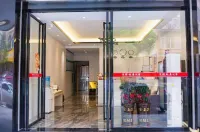 Wanyang Light Luxury Apartment (Bus Station)