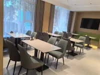 Aifei Hotel (Zibo Baquju Railway Station Branch) فنادق في دزى بوى