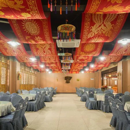 Pengshui Lanhai Hotel (Jiulicheng)