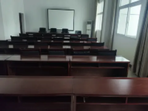 Le'an Royal Court Hotel (Sijiu Square Le'an Bus Station) Hoteles en Le'an