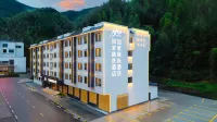 Home Inn Select Hotels - Parkplatz