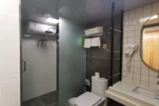 Zheyouwujian Loft Minimalist Light Luxury Smart Homestay (Mengzi Nanhu Park)