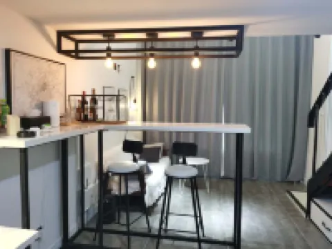 Zheyouwujian Loft Minimalist Light Luxury Smart Homestay (Mengzi Nanhu Park)