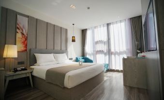 Fillmore Hotel (Xi'an Bell Tower Subway Station Huimin Street)
