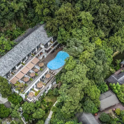 Elegant·Qinluju Resort HoteI Hotel berhampiran Jiuxi 18 Sungai