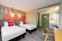 Ibis Hotel (Dalian Railway Station Light Rail Station) Hotel a Dalian