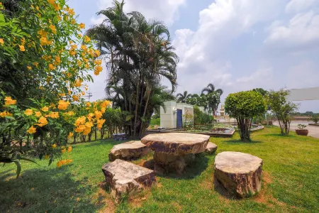 OYO 926 Sydney Resort Отели в г. Phak Hai