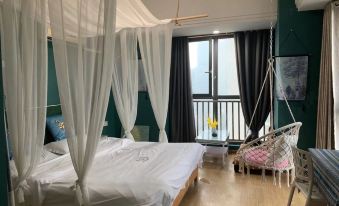 Mishe Design Cinema Hotel