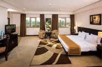 Monroe Hotel & Suites