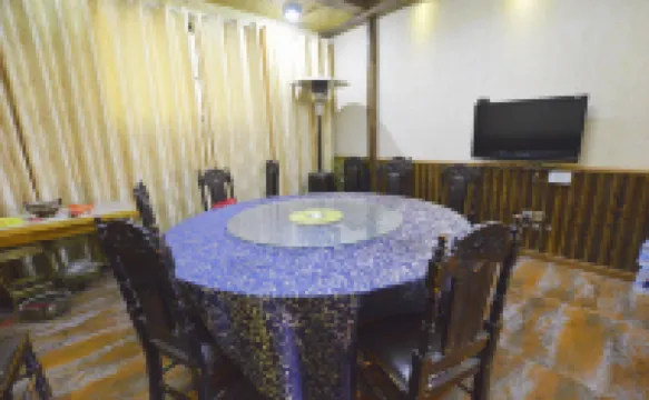 Erma Xiaozhai Hotel