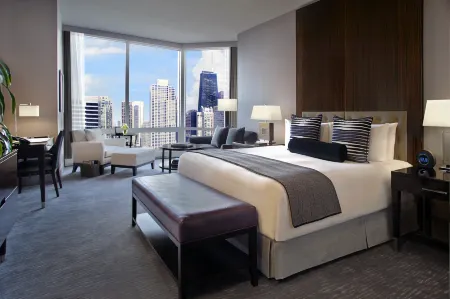Trump International Hotel & Tower® Chicago Отели рядом с достопримечательностью «Сити Холл»
