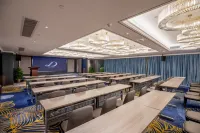 XANA DELUXE HOTEL(Qingyuan High-speed Railway Station South Bank Park Store)