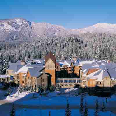 Hilton Grand Vacations Club Whistler Hotel Exterior