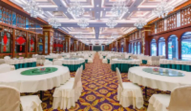 龍門鐵泉黃金湯溫泉度假飯店