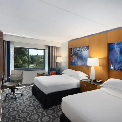 Hilton Long Island/Huntington Hotels near White Post Farms of Melville