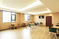 City Hotel (Luohe Vocational Technical College Yellow River Square)