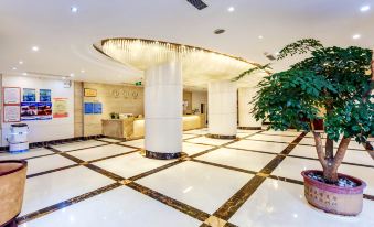 Manzhou International Hotel (Xishui Danxia World Branch)