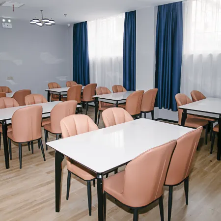 7 Days Premium Hotel (Fangcheng Renmin Road)