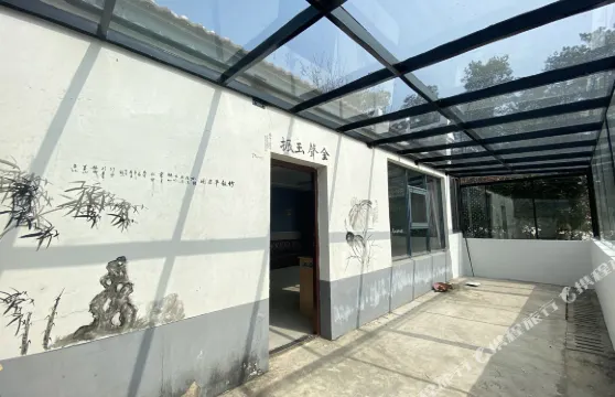 句容依山傍水農莊