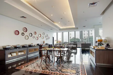 Malioboro Prime Hotel Отели в г. Gedong Tengen