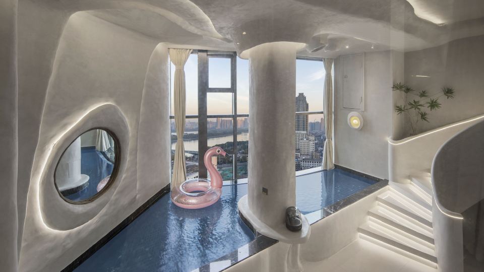 Yiyu Swimming Pool Hotel (Wu Yi Square IFS)